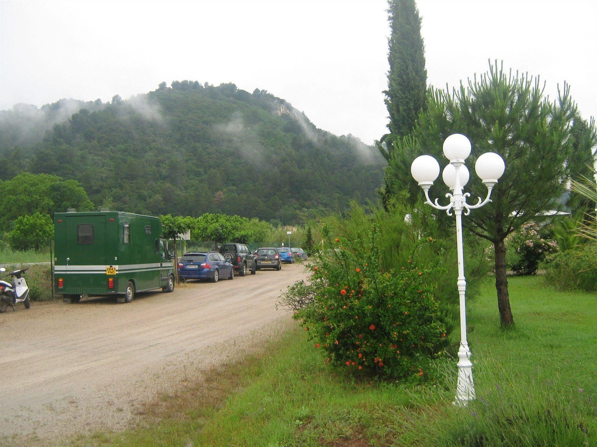 Hotel La Fontaine Vidauban Esterno foto